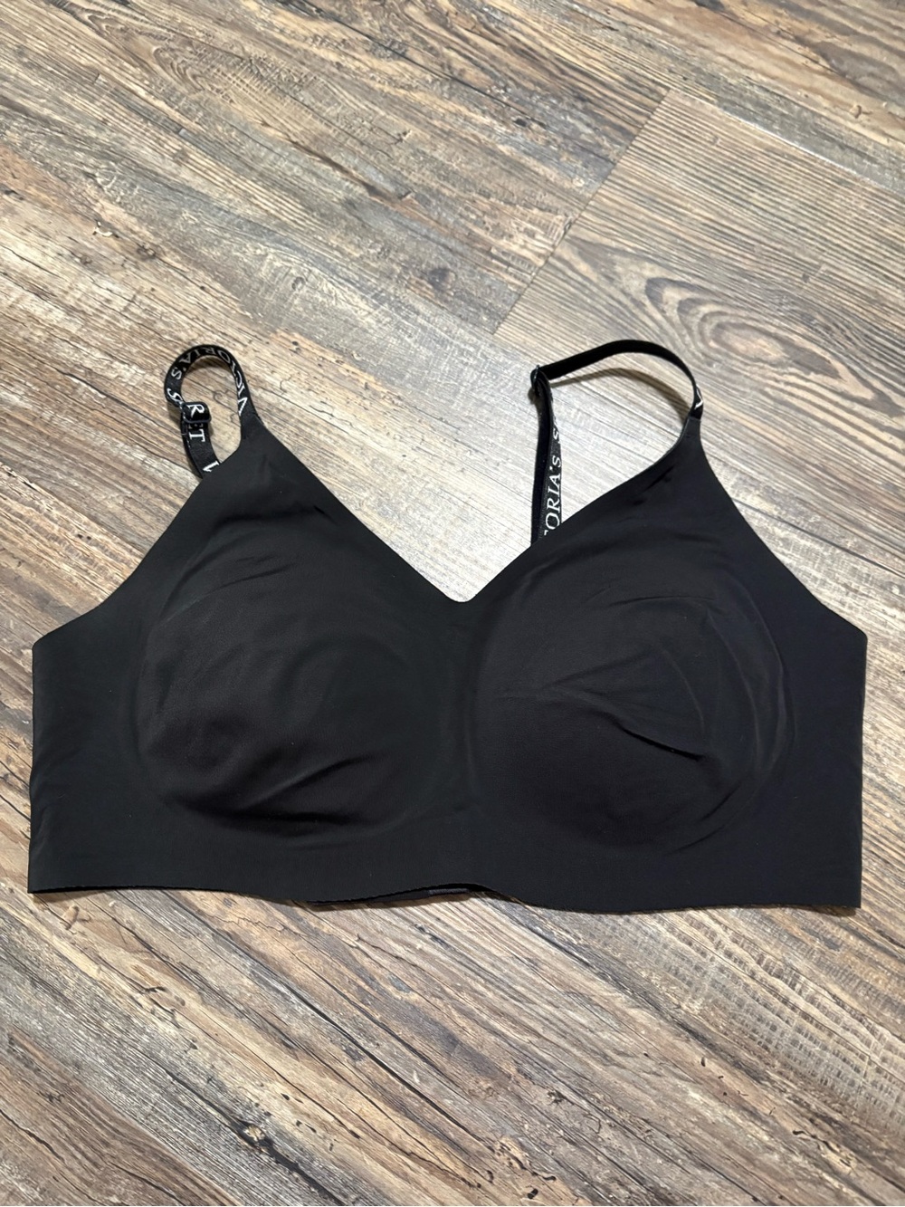 Victoria Secret Women’s Bra $35.00 Size Medium